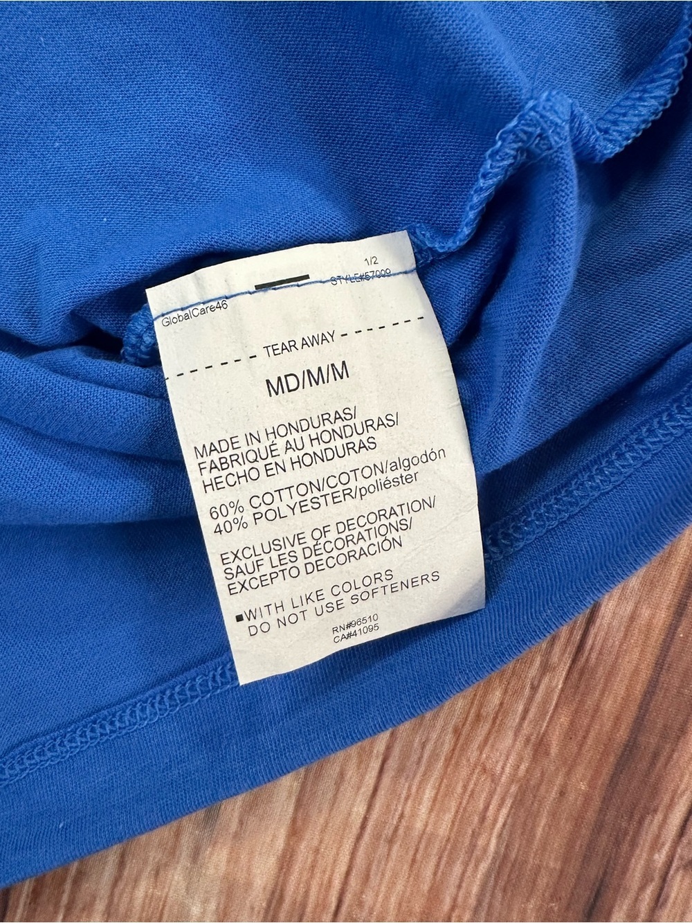 NWT Under Armour Women’s Blue Crew Neck Tee Loose Size Medium - Picture 9 of 9